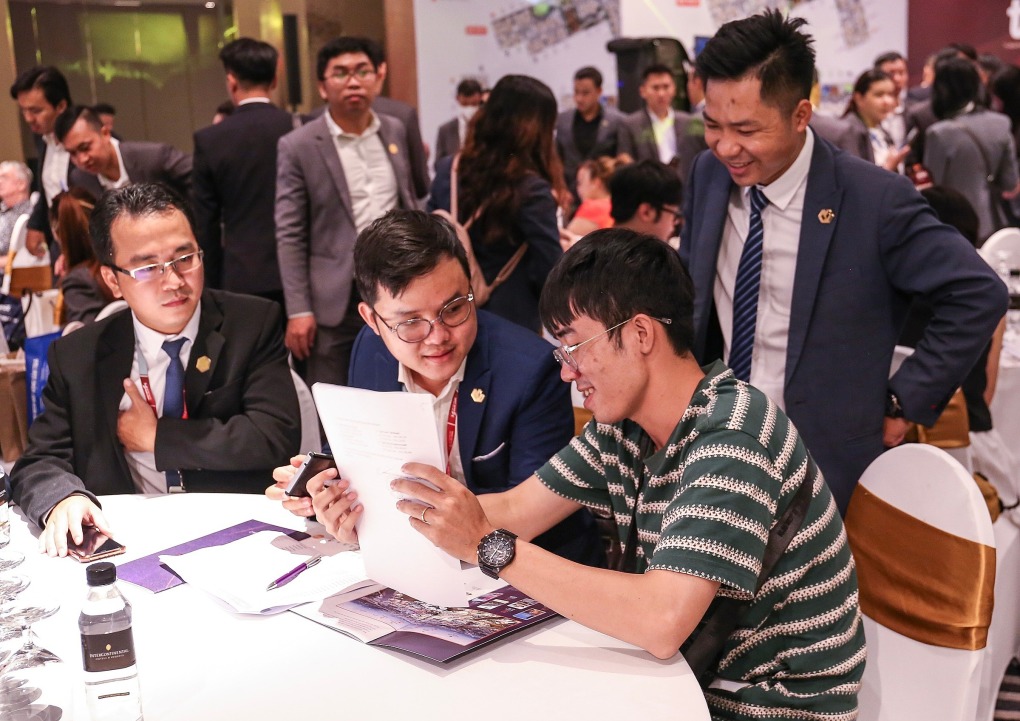 1moigioibatdongsan Doanh nghiệp bất động sản săn lùng môi giới giỏi